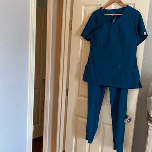 Cherokee infinity Caribbean blue scrub set!